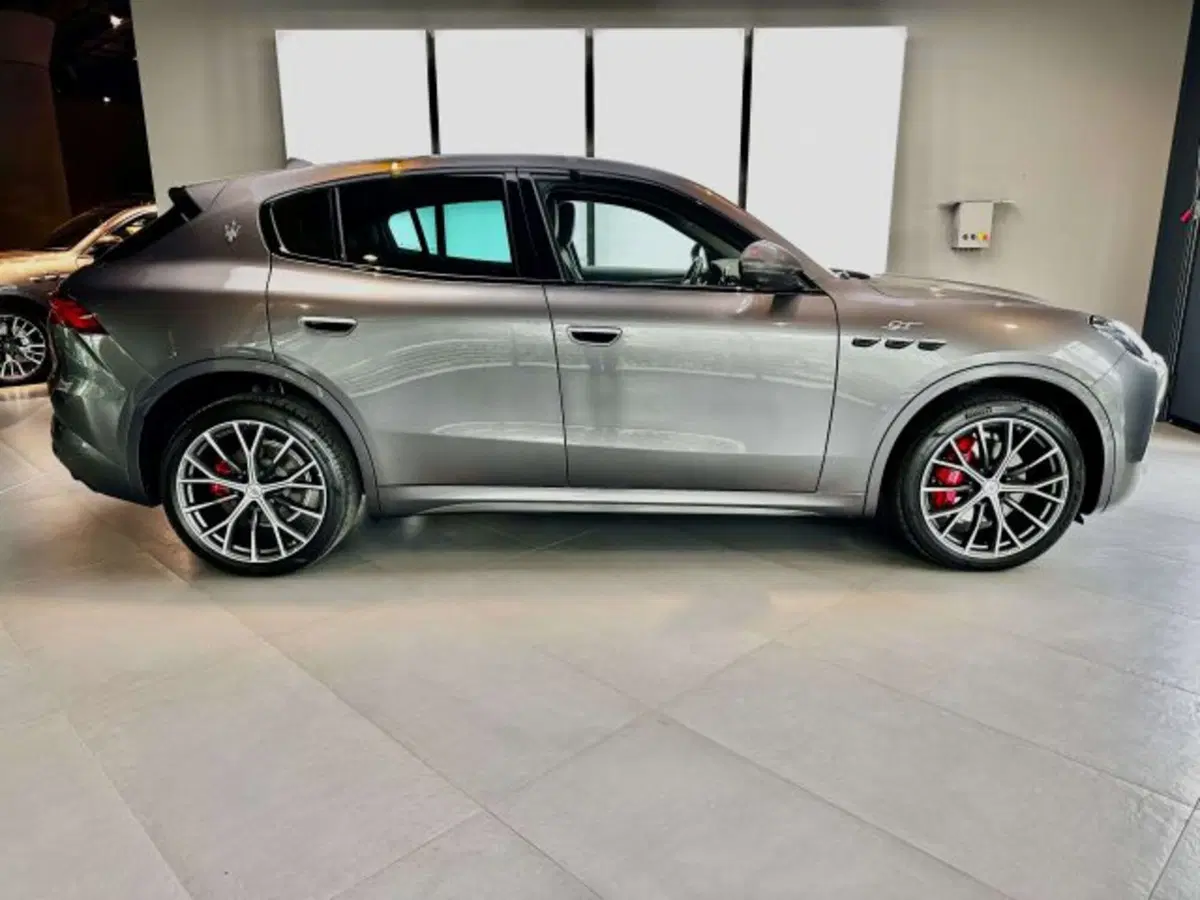 Maserati Grecale usata a Torino (4)
