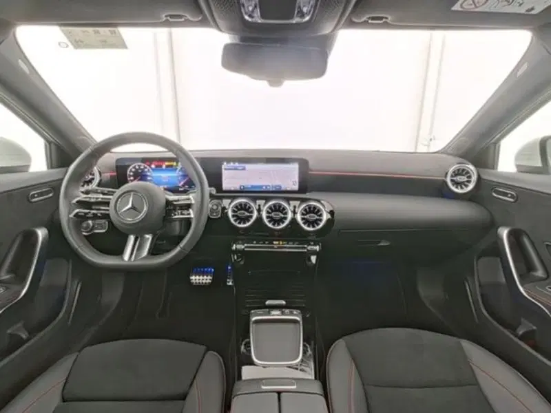 Mercedes-Benz Classe A usata a Milano (9)