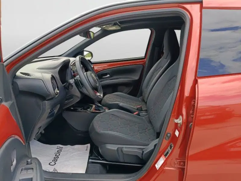 Toyota Aygo X usata a Teramo (8)
