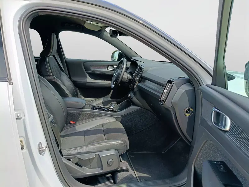 VOLVO Veicoli Commerciali XC40 usata a Ascoli Piceno (10)