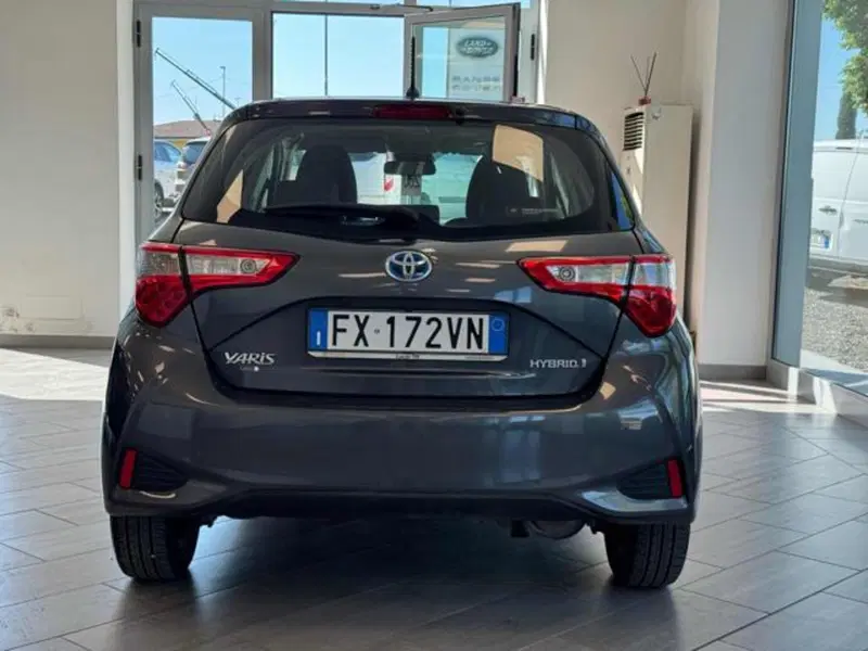 Toyota Yaris usata a Lucca (5)
