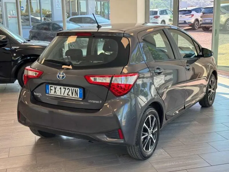 Toyota Yaris usata a Lucca (6)