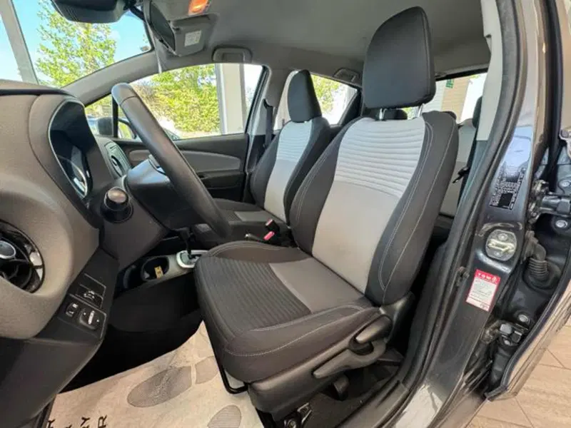 Toyota Yaris usata a Lucca (9)