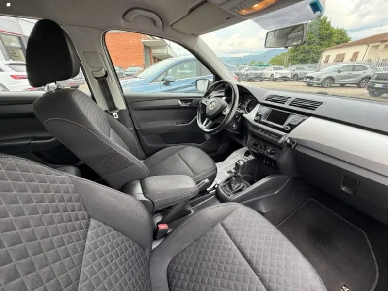 Skoda Fabia Station Wagon usata a Lucca (11)