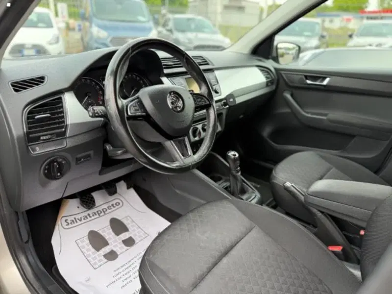 Skoda Fabia Station Wagon usata a Lucca (7)