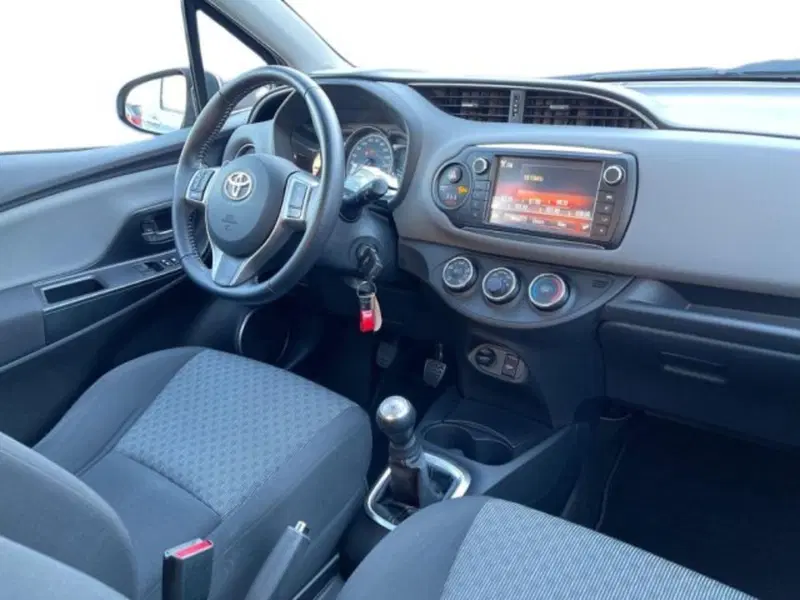Toyota Yaris usata a Ancona (15)