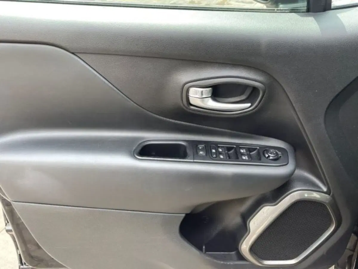 Jeep Renegade usata a Ancona (13)