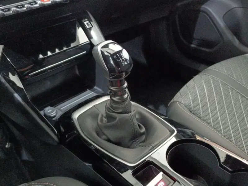 Peugeot 2008 nuova a Catania (8)