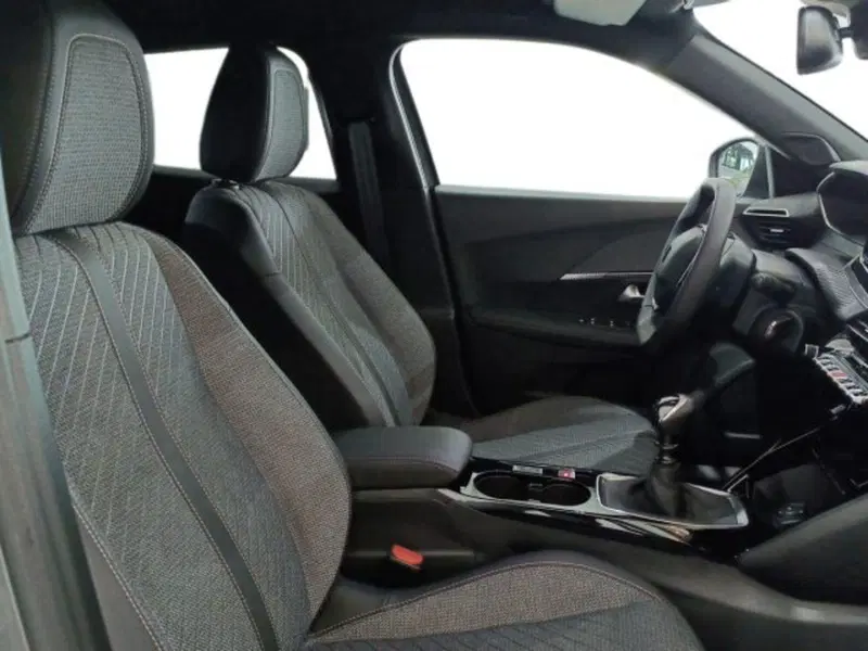 Peugeot 2008 nuova a Catania (10)