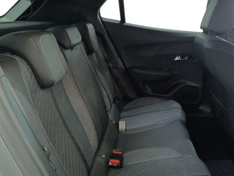 Peugeot 2008 nuova a Catania (11)