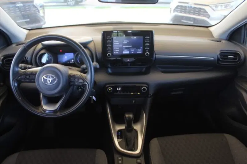 Toyota Yaris usata a Roma (9)