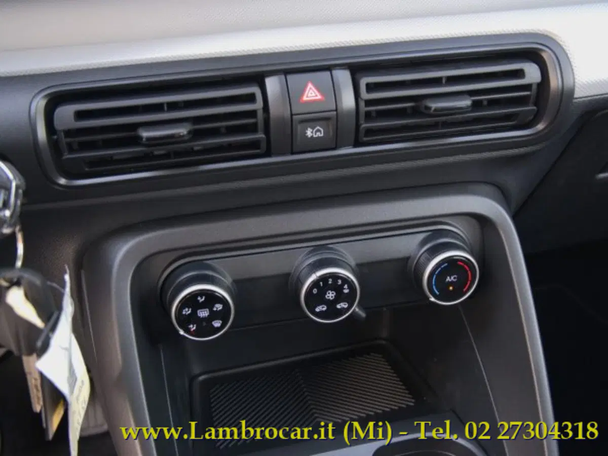 Citroen C3 Aircross nuova a Milano (14)
