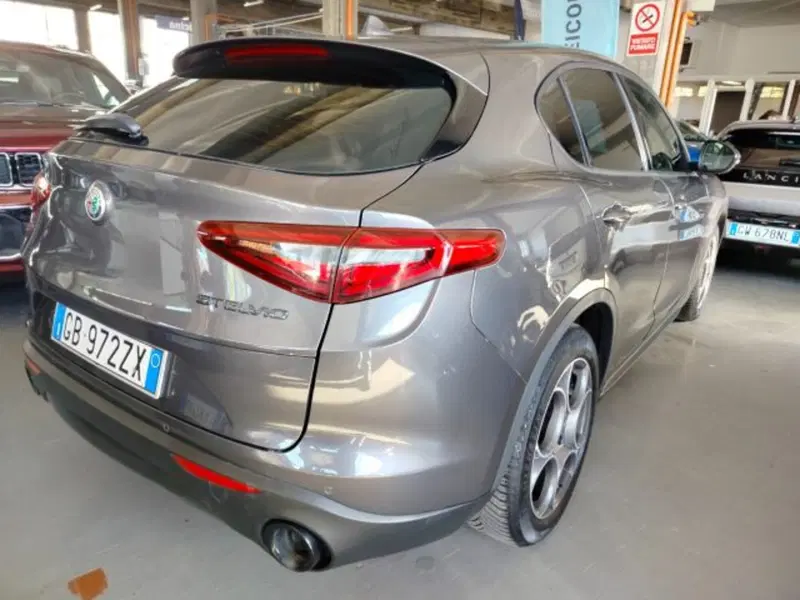 Alfa Romeo Stelvio usata a Forlì-Cesena (6)