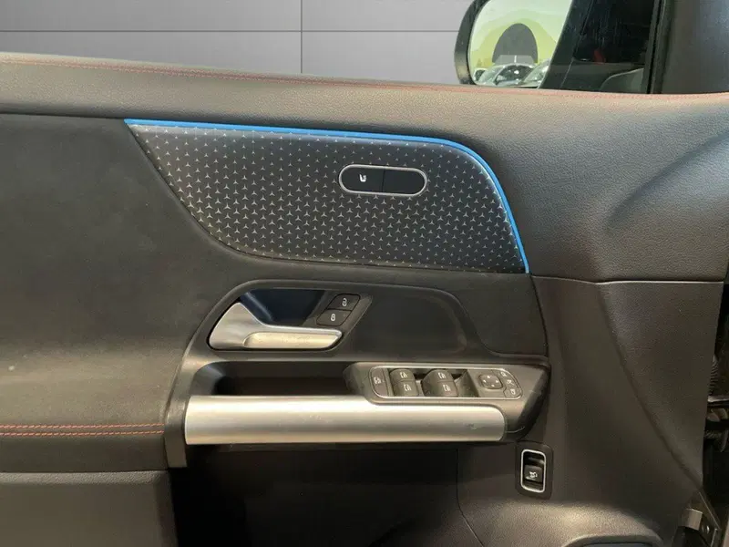 Mercedes-Benz EQA usata a Ancona (17)