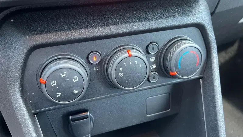 Dacia Sandero usata a Treviso (11)