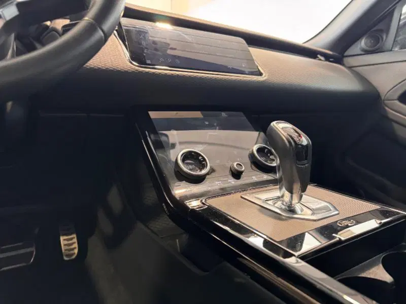 Land Rover Range Rover Evoque usata a Venezia (12)