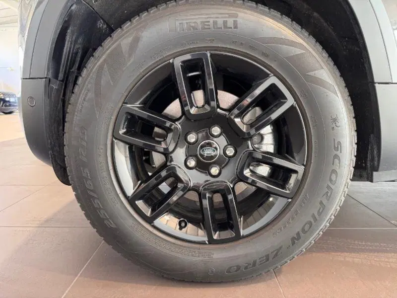 Land Rover Defender usata a Venezia (15)