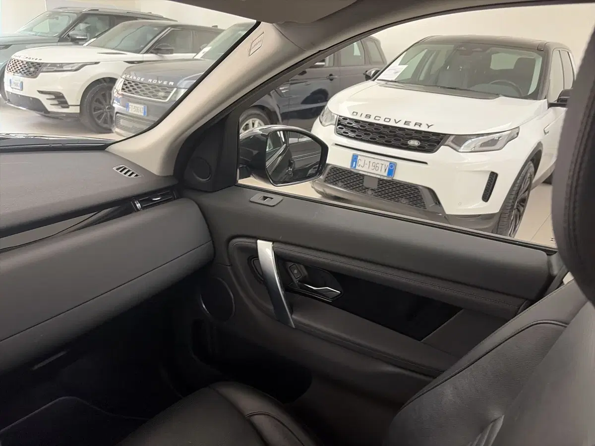 Land Rover Discovery Sport usata a Modena (10)