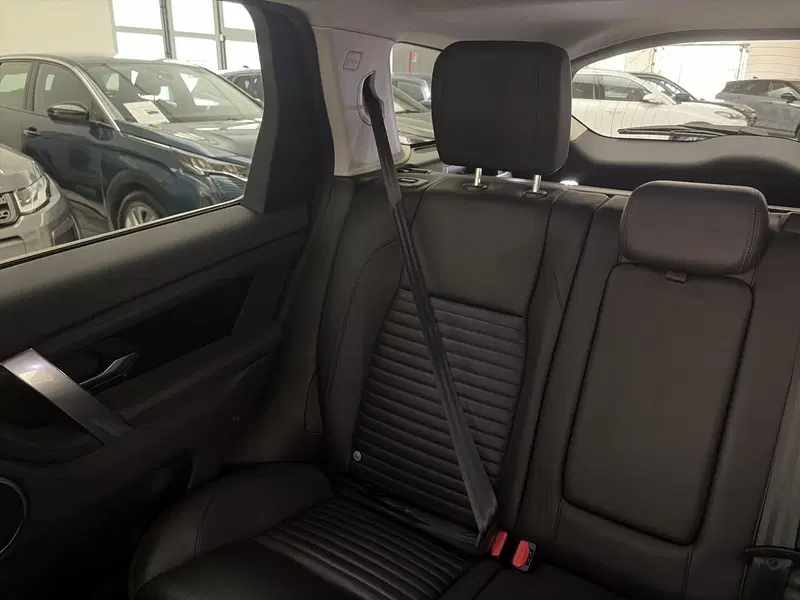 Land Rover Discovery Sport usata a Modena (11)