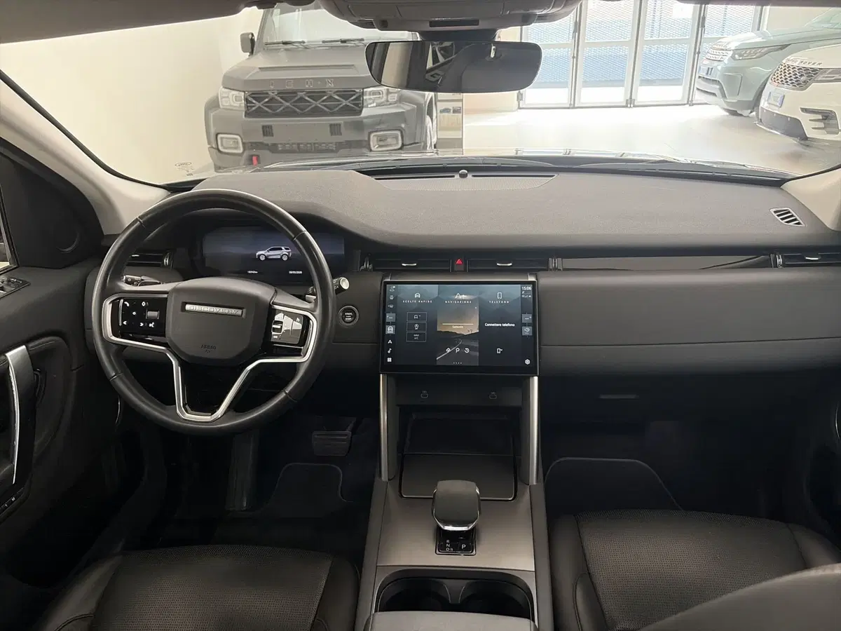 Land Rover Discovery Sport usata a Modena (9)