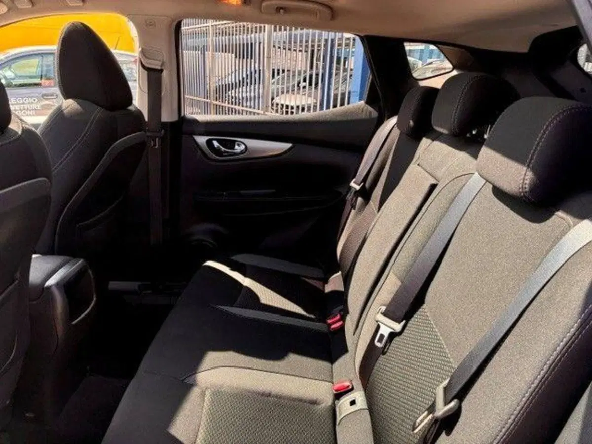 Nissan Qashqai usata a Milano (9)