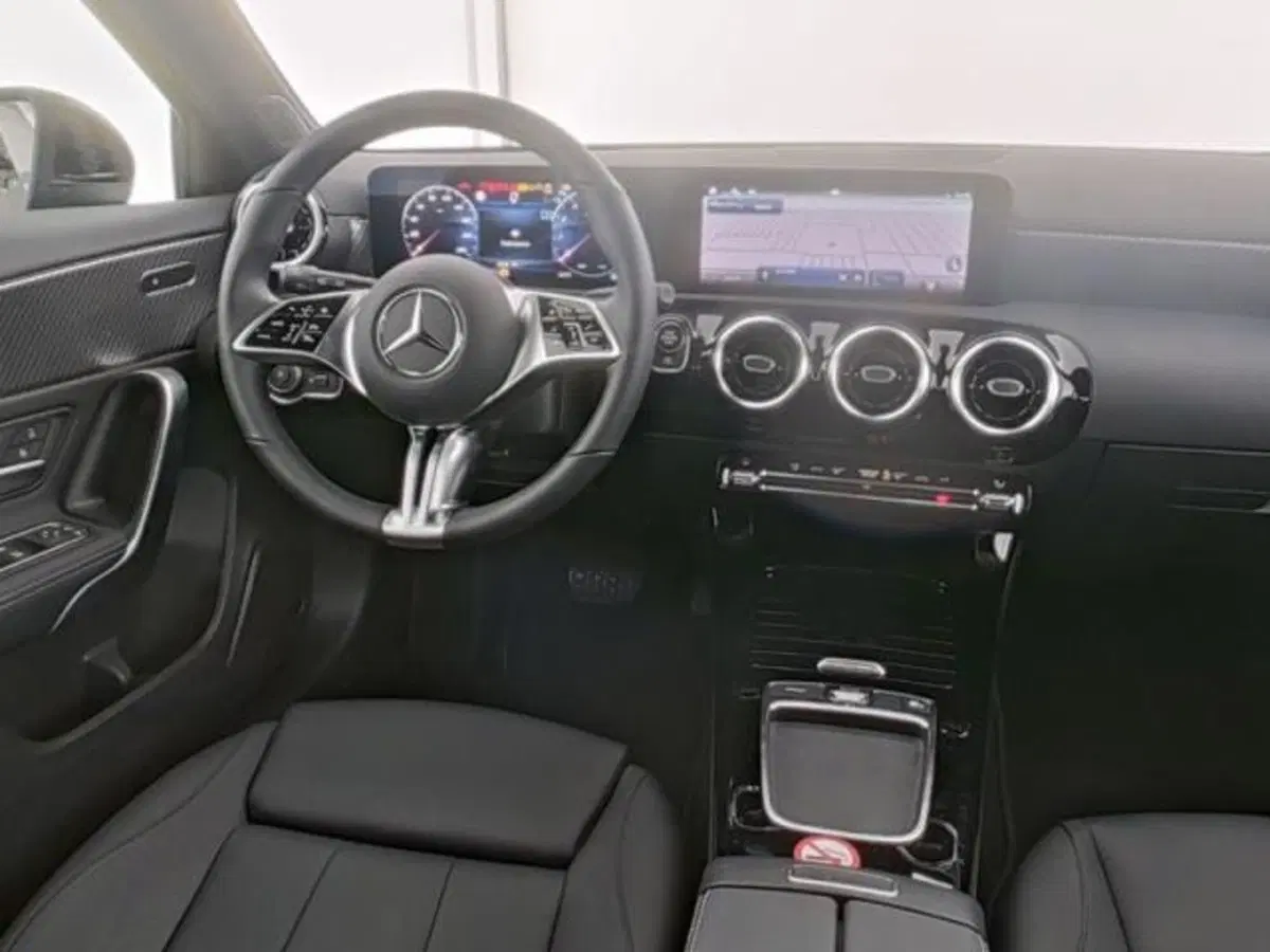 Mercedes-Benz Classe A usata a Milano (8)