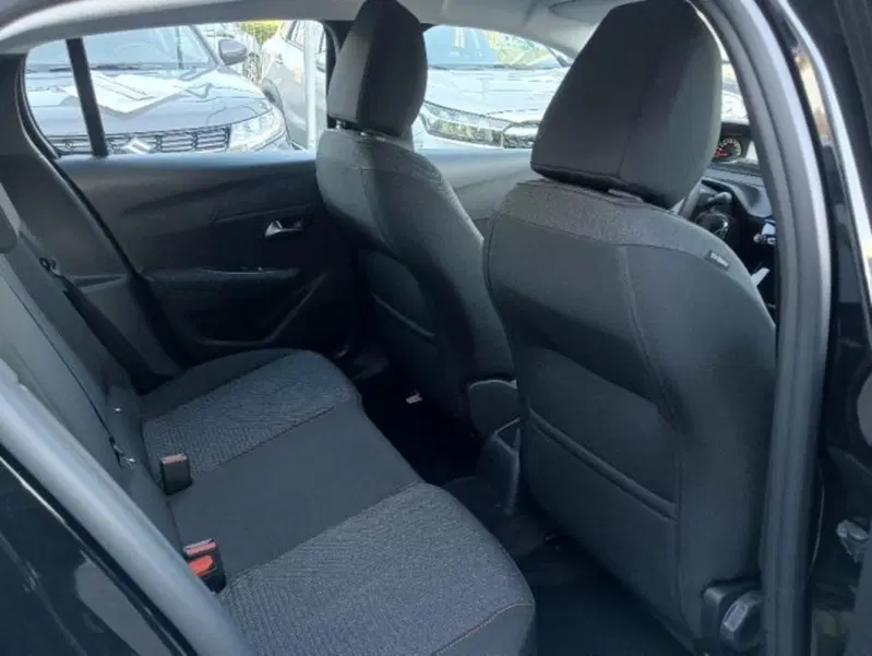 Peugeot 208 nuova a Brescia (18)