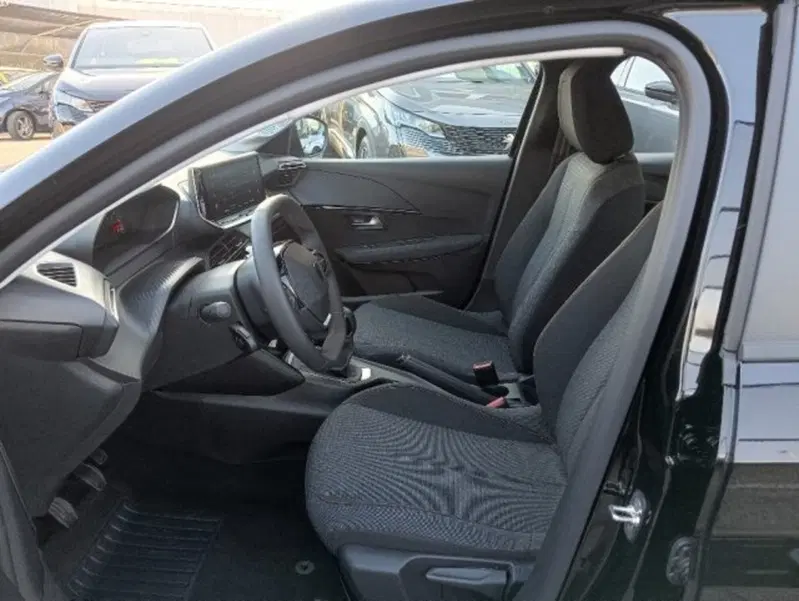 Peugeot 208 nuova a Brescia (8)