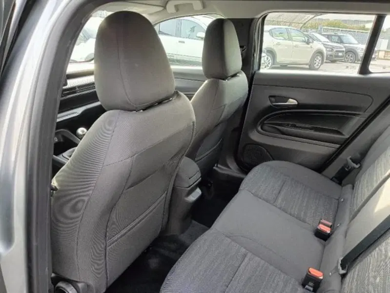 Jeep Avenger nuova a Brescia (18)
