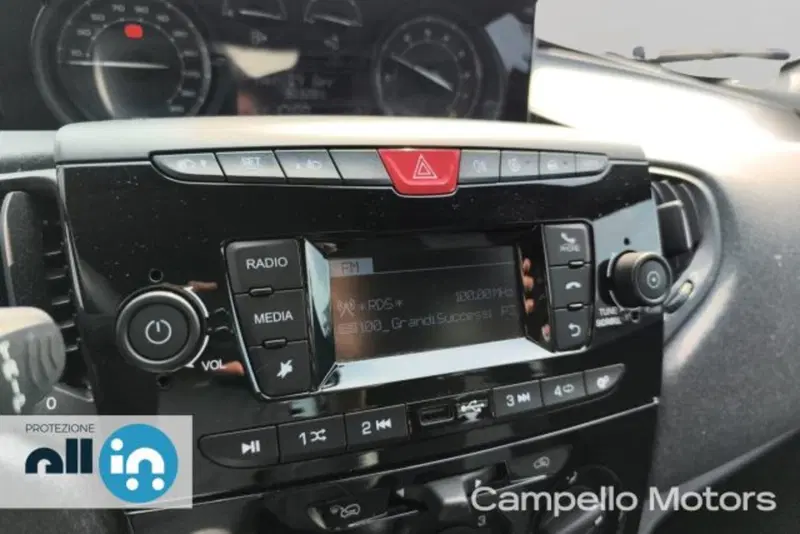 Lancia Ypsilon usata a Venezia (10)