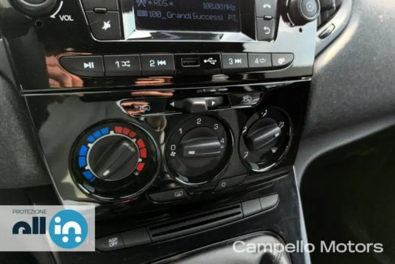 Lancia Ypsilon usata a Venezia (11)