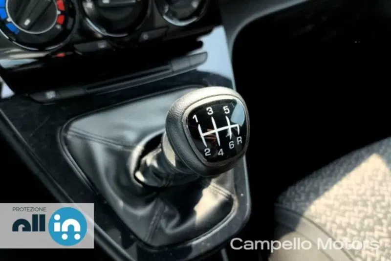 Lancia Ypsilon usata a Venezia (12)