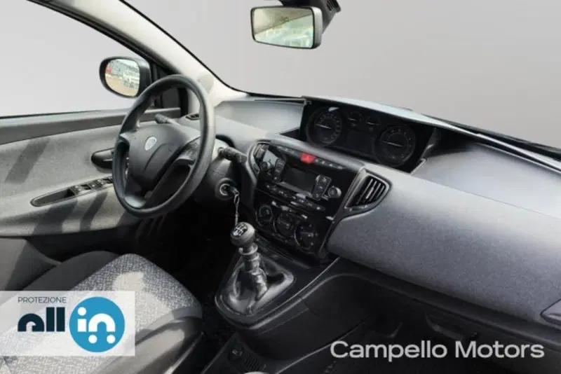 Lancia Ypsilon usata a Venezia (13)