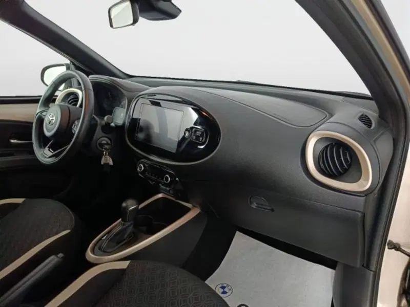 Toyota Aygo X usata a Teramo (10)
