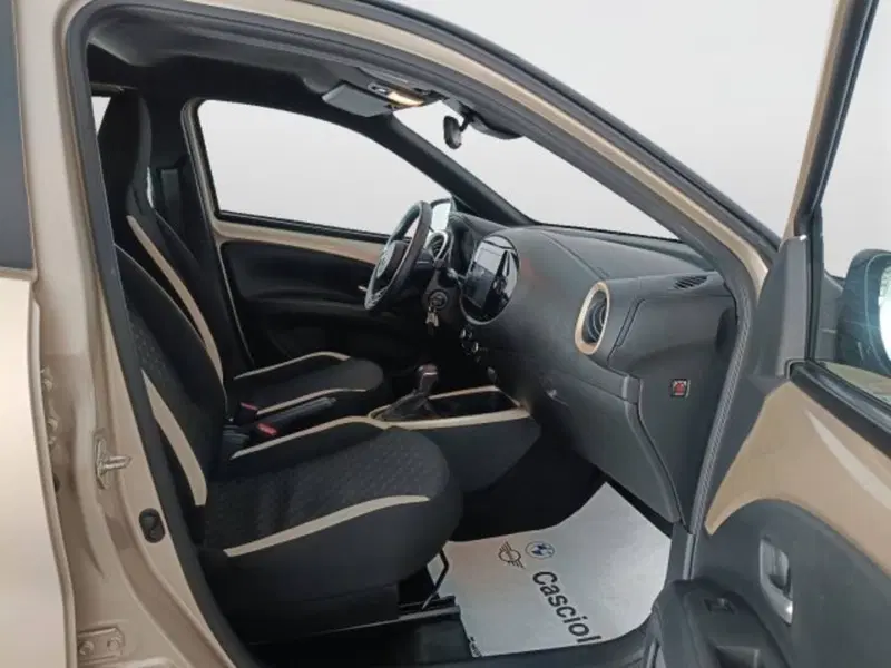 Toyota Aygo X usata a Teramo (11)