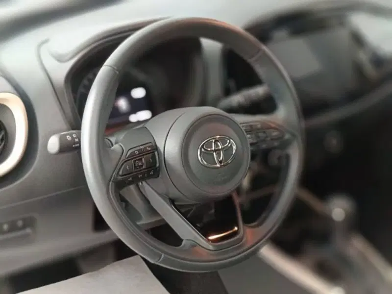 Toyota Aygo X usata a Teramo (16)