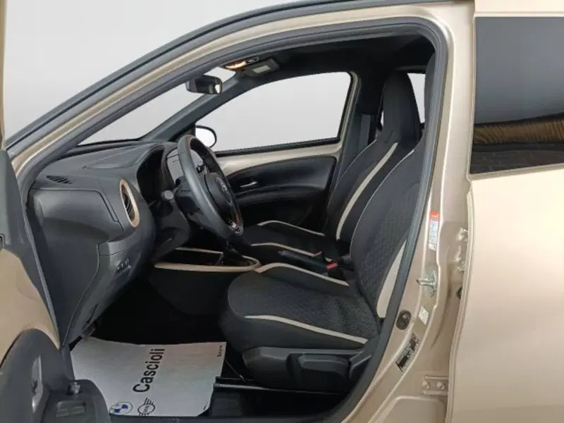 Toyota Aygo X usata a Teramo (8)