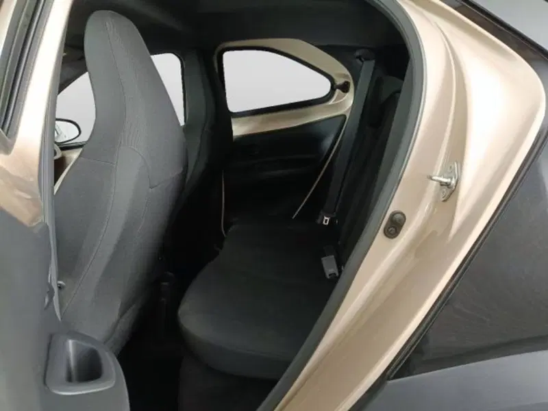 Toyota Aygo X usata a Teramo (9)