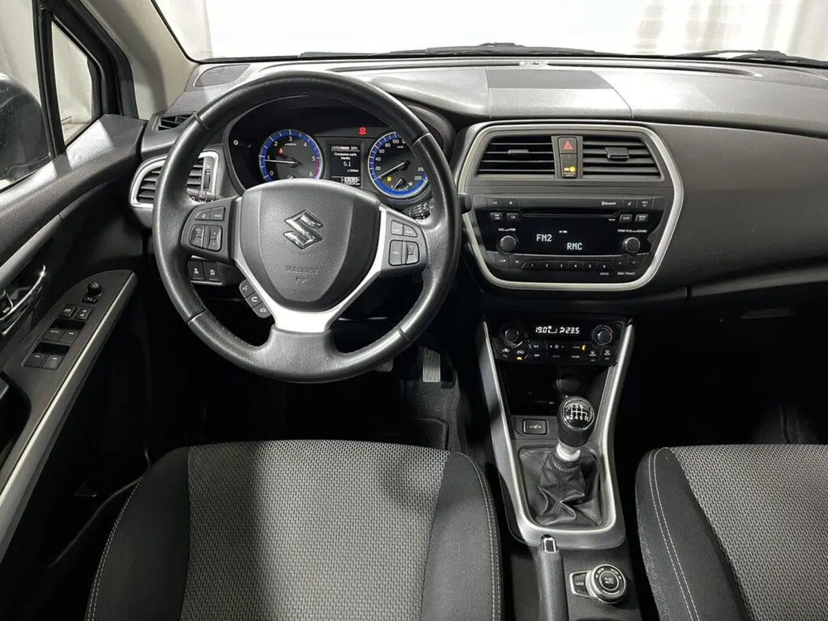 Suzuki S-Cross usata a Sondrio (13)