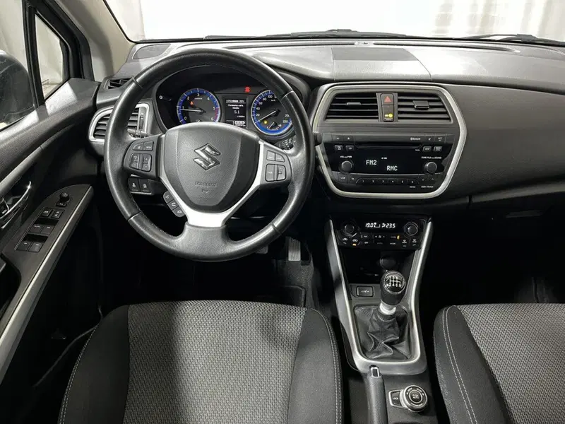 Suzuki S-Cross usata a Sondrio (13)