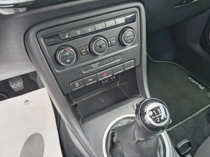 Volkswagen Maggiolino Cabrio usata a Firenze (14)