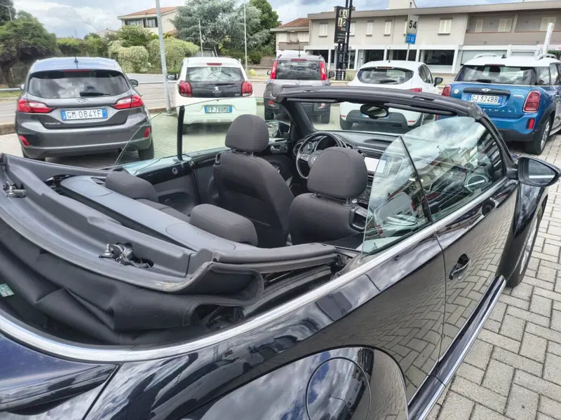 Volkswagen Maggiolino Cabrio usata a Firenze (7)