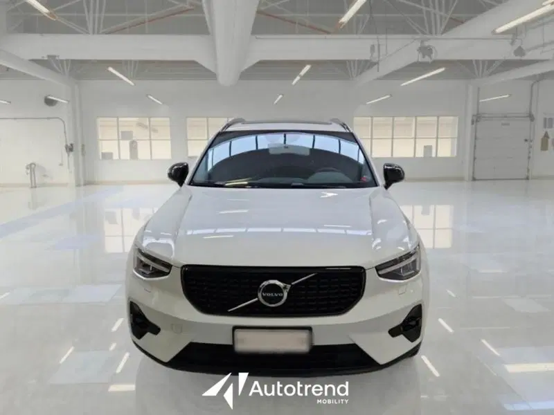 Volvo XC40 usata a Bari (14)
