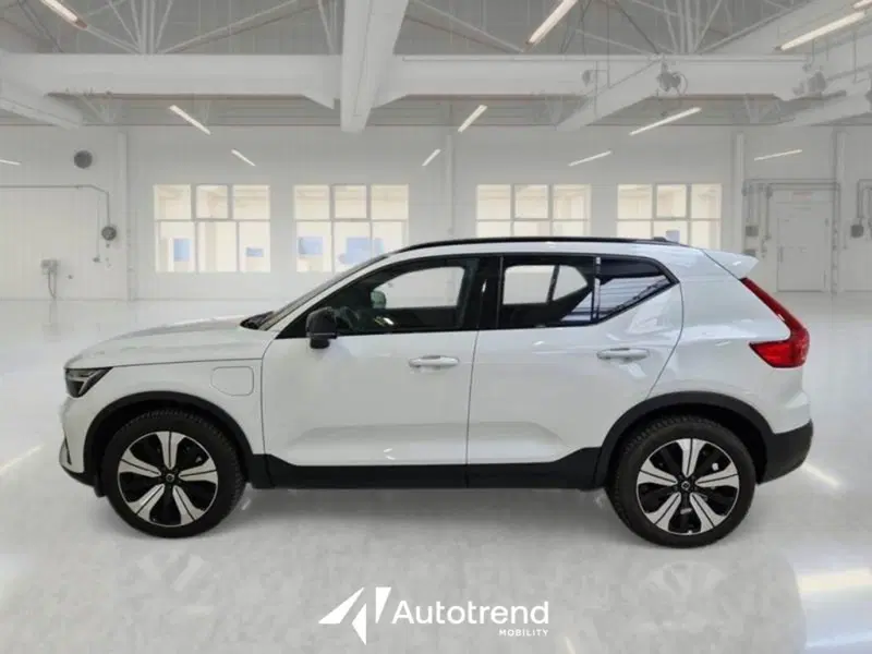 Volvo XC40 usata a Bari (16)