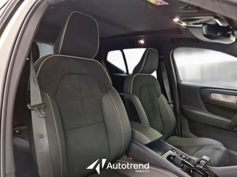 Volvo XC40 usata a Bari (18)