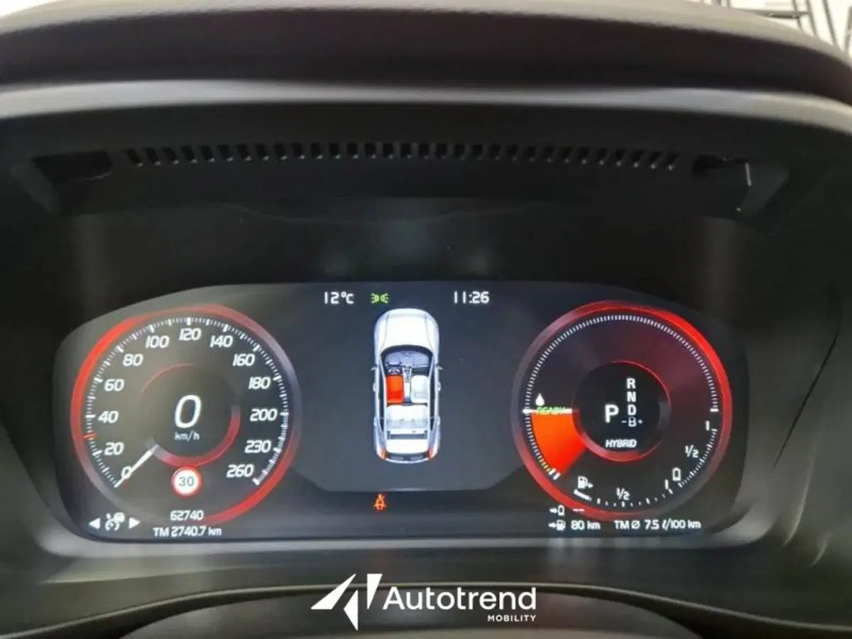Volvo XC40 usata a Bari (9)