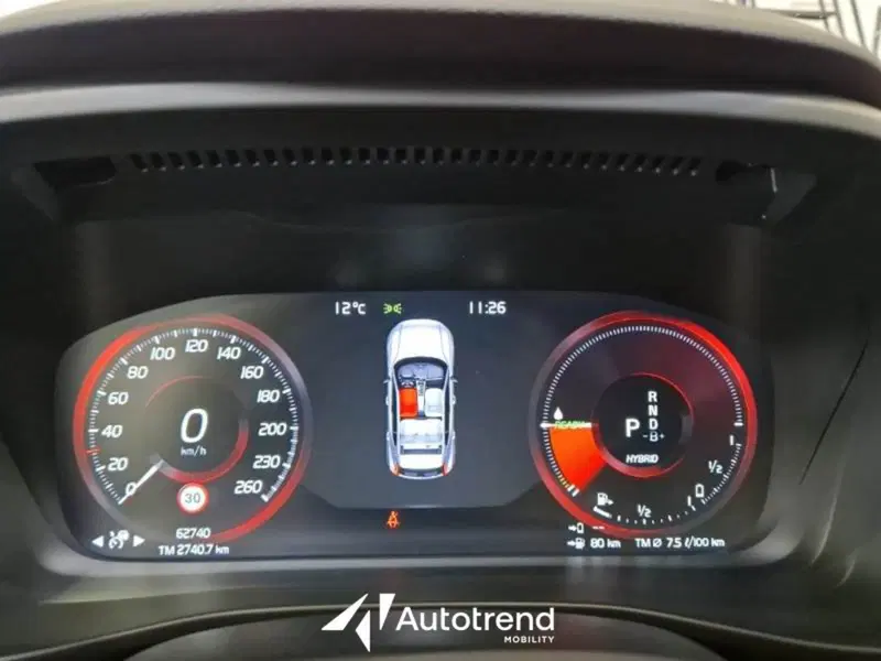 Volvo XC40 usata a Bari (9)