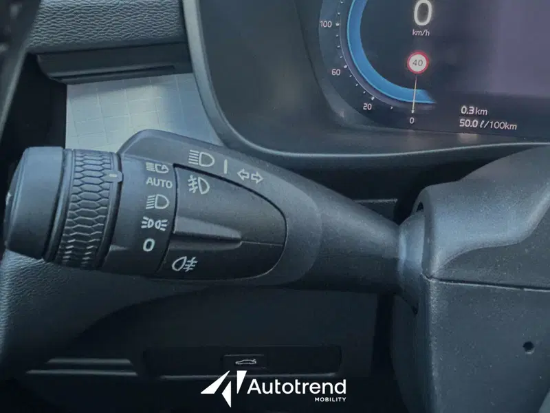 Volvo XC40 usata a Bari (10)