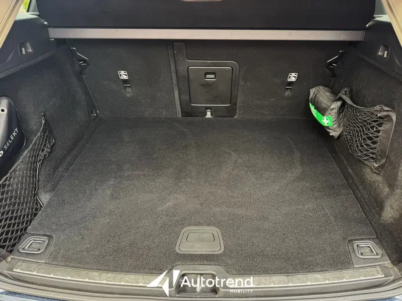 Volvo XC60 usata a Bari (13)