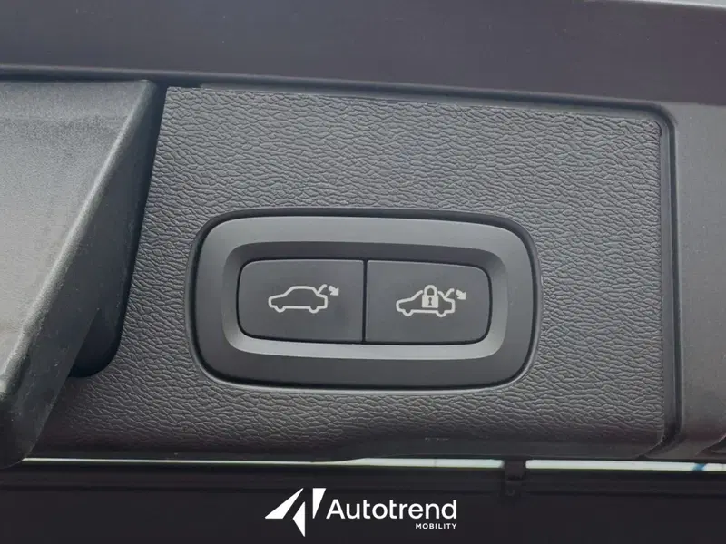 Volvo XC60 usata a Bari (14)